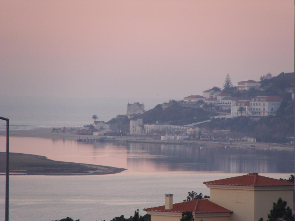 Foz Surfcamp Otel Foz do Arelho Dış mekan fotoğraf